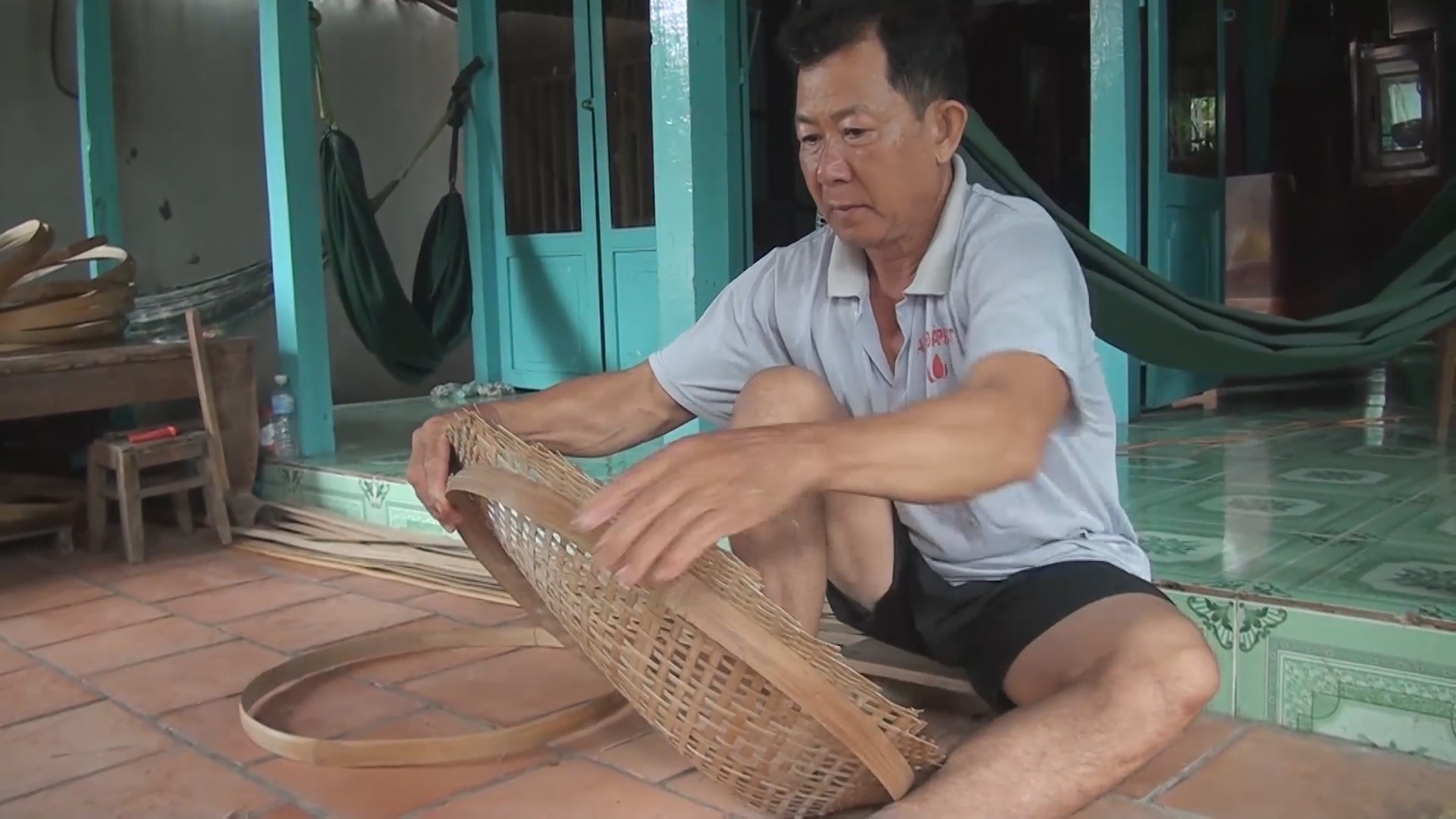 HINH ANH LANG NGHE